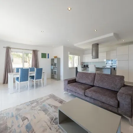 Porto De Mos 72 By Destination Algarve