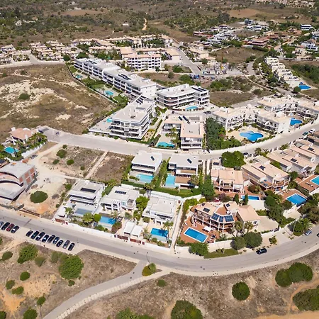 Porto De Mos 72 By Destination Algarve * 라고스