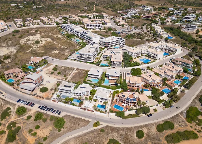 Porto De Mos 72 By Destination Algarve * Лагуш