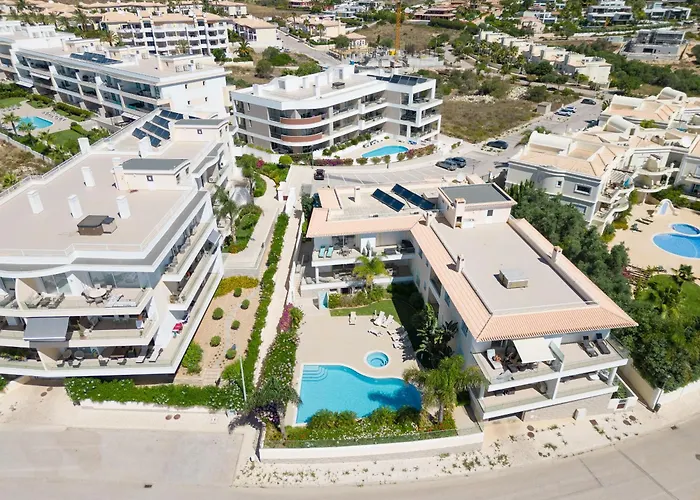 Porto De Mos 72 By Destination Algarve Апартаменты