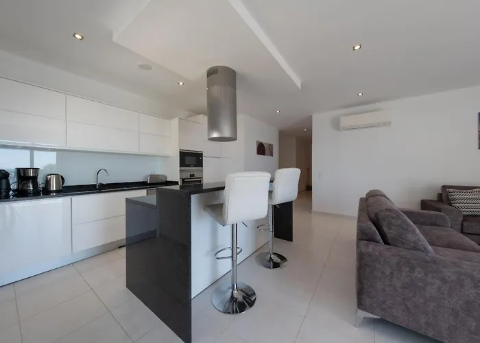 Porto De Mos 72 By Destination Algarve ラゴス